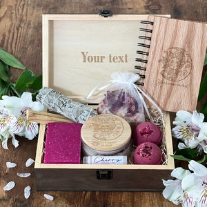 Boîte en bois personnalisée Soleil et Lune - Parfaite pour les cartes de tarot, les cristaux ou les cadeaux mystères - Boîte de rangement unique pour les amateurs d'astrologie