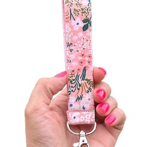 Flower keychain | Floral Keychain Wristlet | Key Fob Wristlet | Pastel keychain