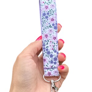 Flower keychain | Floral Keychain Wristlet | Key Fob Wristlet | Pastel keychain | Purple Keychain | Wristlet