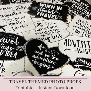 Accessori per Photo Booth a tema viaggio, L'avventura ti aspetta, Decorazioni da viaggio, Segnali stampabili a tema viaggio, Festa in giro per il mondo, TT1
