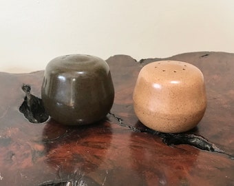 Heath Ceramic Salt & Pepper “Brownstone” Vintage Edith Heath Nutmeg Speckled By CaliforniaDreamin4Me