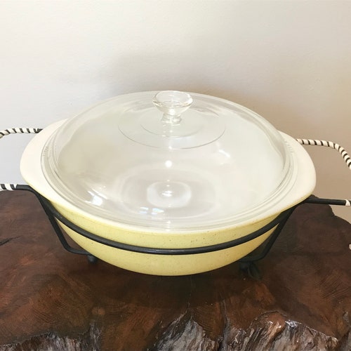 Vintage Pyrex Desert Dawn 2 shops Qt Casserole Speckled With Original Carrier Wire Holder Minty