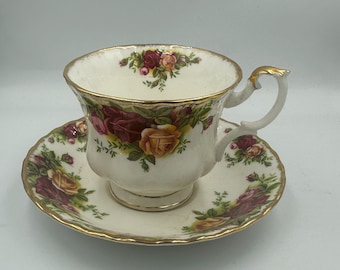 Royal Albert Tekopp med fat 1962 gammal lantlig rosé