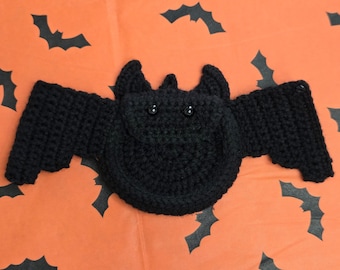 Black or White Crochet Bat Wallet – Button Clip Closure