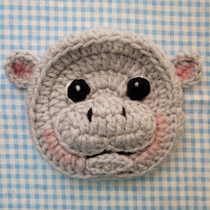 Monedero de hipopótamo bebé Moo Deng hecho a mano a crochet. Precioso bolso gris de hipopótamo para tarjetas y dinero. 11,4 x 11,4 cm. Un regalo adorable para los amantes de los animales.