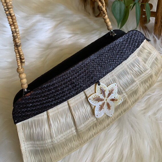 Vintage Straw Shell Clutch - image 2