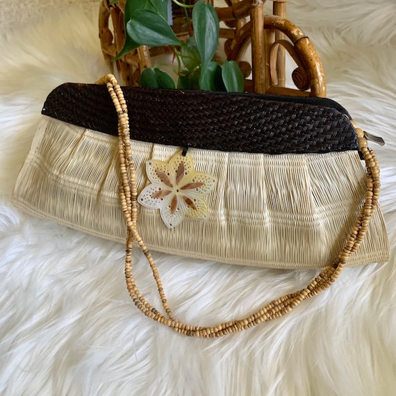 Vintage Straw Shell Clutch - image 1