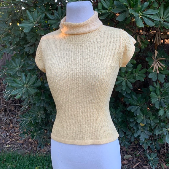 Vintage Yellow Open Knit Top - image 6