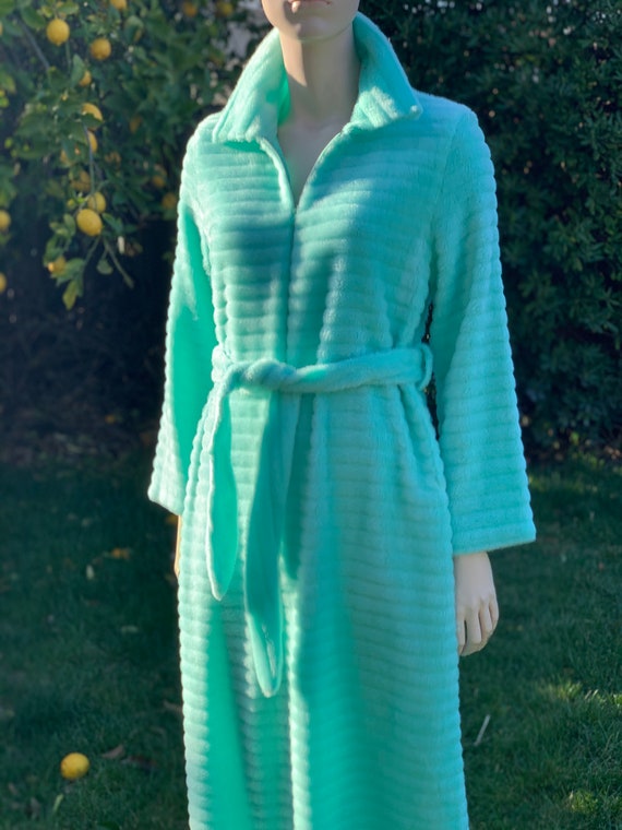 Vintage 60s 70s Fuzzy Aqua Color Zipper Robe