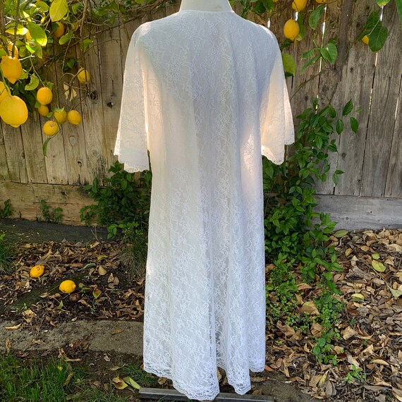 Vintage Lace Vanity Fair Robe 1960s - image 9