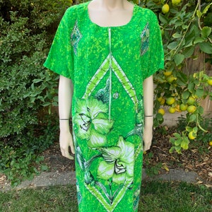 Vintage Green Floral Boho Hawaiian Caftan House Dress