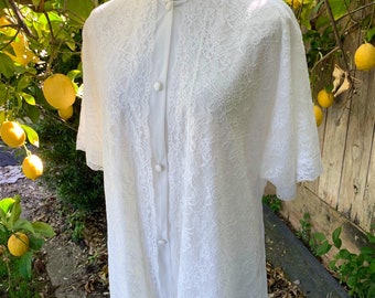 Vintage Lace Vanity Fair Robe 1960s