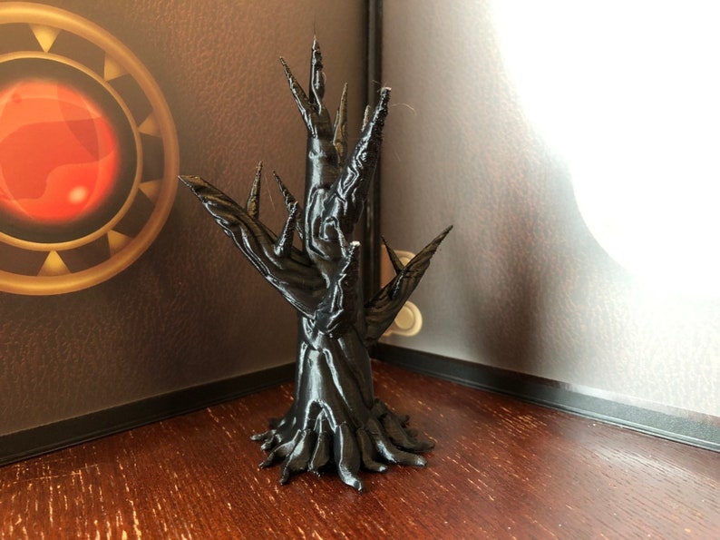 Gaming Terrain Dungeon Terrain Tabletop Gaming 28mm Dagger Tree Terrain Miniatures for your D/&D gaming needs Unpainted Terrain