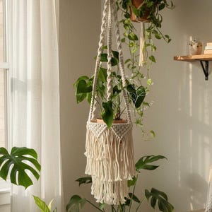 フリンジ付き大型マクラメプラントハンガー 屋内用プラントハンガー 大型ハンギングプランター 壁掛けプランター 植物愛好家へのギフト ボヘミアン風インテリア