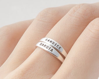 Gepersonaliseerde stapelbare ring, kerstcadeau, aangepaste naam ring sterling zilver, magere ring, bruidsmeisjes geschenken, stapelbare moeders ring