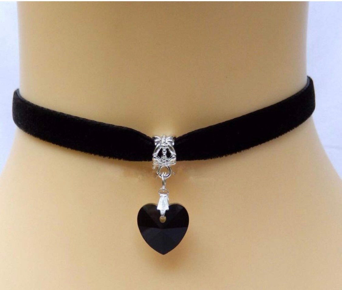 Sacina Gothic Spider Choker Necklace, Black Velvet Choker, Goth Choker, Gothic Necklaces, Gothic Jewelry, Gothic Necklace for Women, Halloween