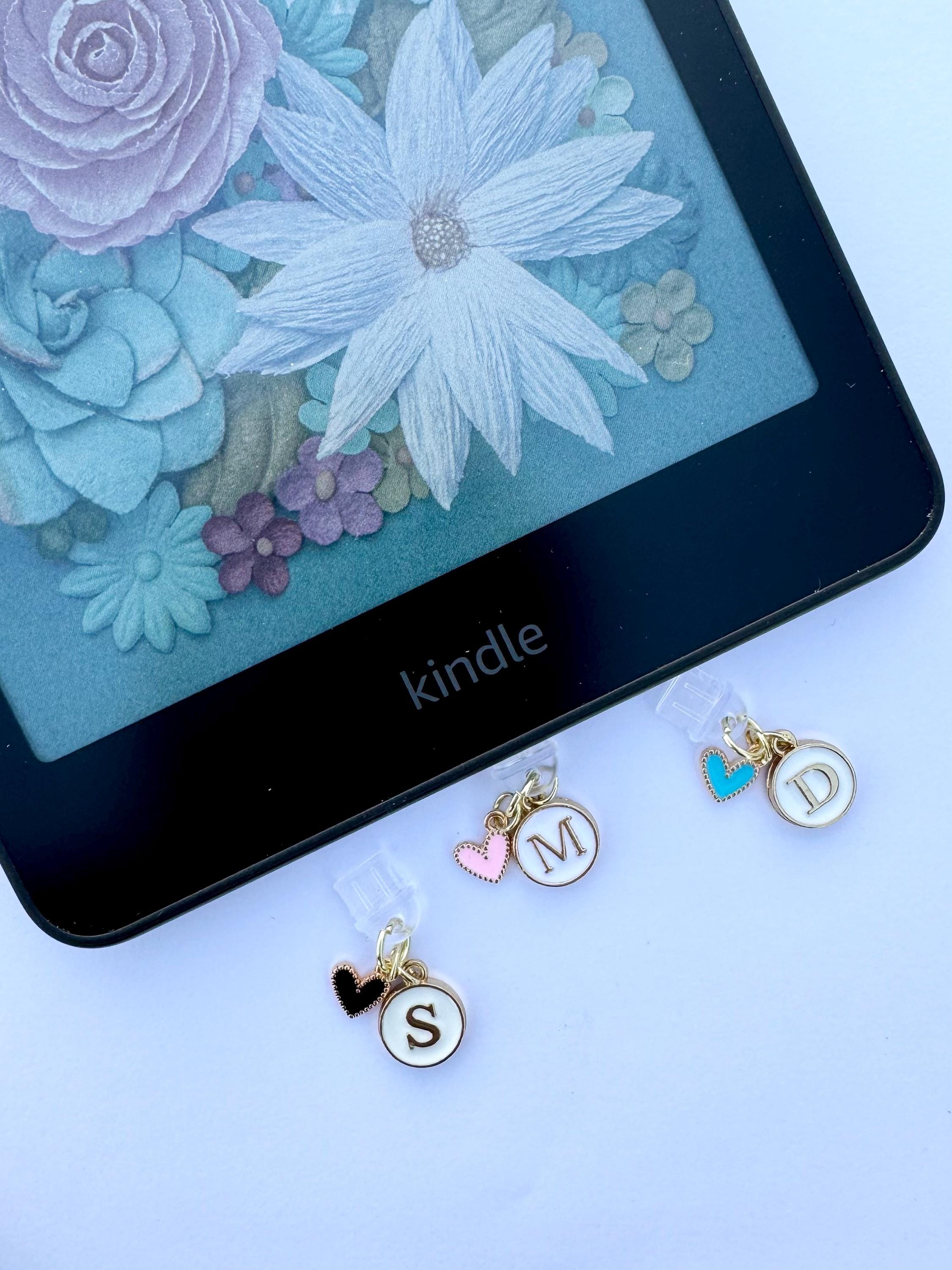 Bouchons Anti-poussière Décoratifs Pour Port USB-C - 9 Motifs Amusants (cœurs, Livres, Etc.) - Compatible Kindle, Téléphones