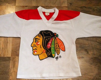 Chicago Blackhawks Jersey Vintage Blackhawks Hockey Jersey CCM Streetwear Tomahawk Shoulder Badges Blackhawks Shirt Native American
