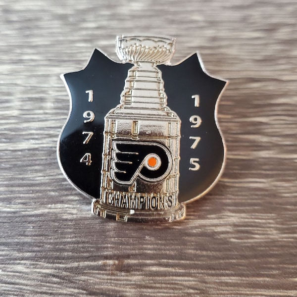 Vintage Philadelphia Flyers Stanley Cup pin 1974-75