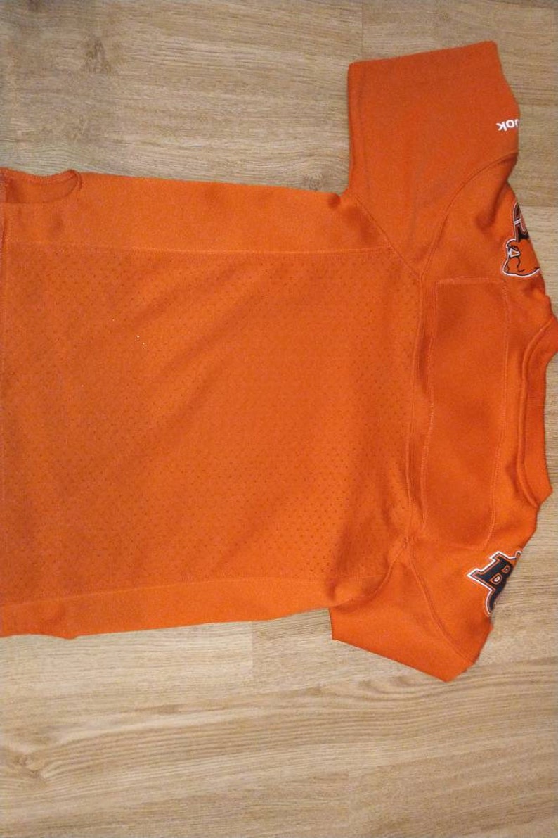 BC Lions jersey fits like a women/'s XS Youth S