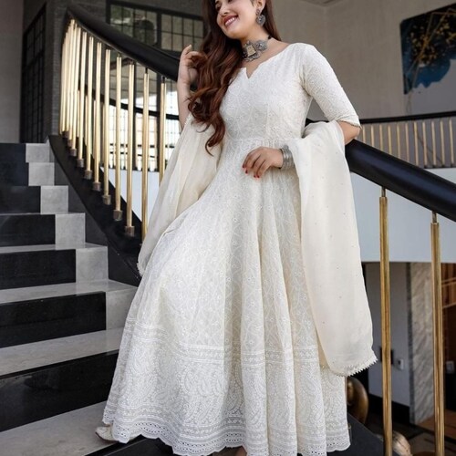 WHITE PAKISTANI CHIKANKARI Outfit 