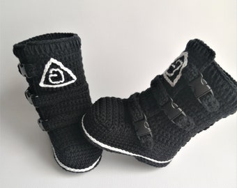 Off-road motorcycle boots for newborns. Crochet baby black cotton boots. High boots biker. Size 10cm. Racing baby shoes. Baby boots for bike