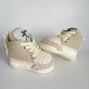 Newborn baby crochet sneakers. Cotton booties newborn. Size 9cm. Unisex infant sneakers. Baby shoes crochet . Gift newborn baby.