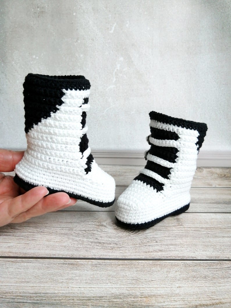 Baby motocross boots. Crochet baby white cotton boots. High boots biker. Size 10cm. Racing baby shoes. Baby boots for bike image 6