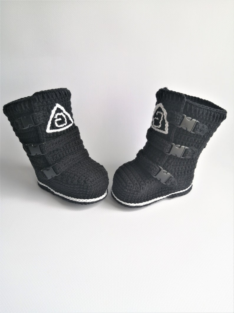 Off-road motorcycle boots for newborns. Crochet baby black cotton boots. High boots biker. Size 10cm. Racing baby shoes. Baby boots for bike image 8