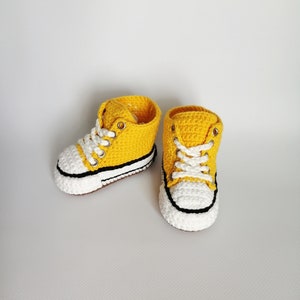 Crochet newborn sneakers unisex. Yellow cotton sneakers. Gumshoes for newborn. Gift for baby shower. Infant sneakers.