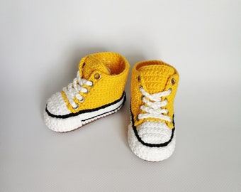 Crochet newborn sneakers unisex. Yellow cotton sneakers. Gumshoes for newborn. Gift for baby shower. Infant sneakers.