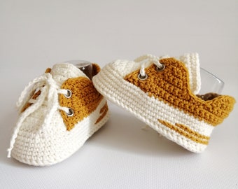 Crochet baby  genderless  shoes. White and brown cotton sneakers. Size 10cm. Beautiful booties for newborn.