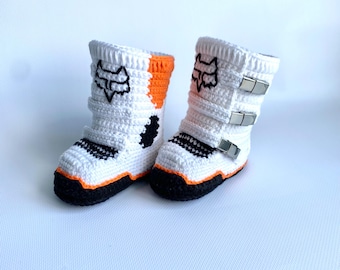 Botas de motocross para bebé. Botas de bebé de algodón blanco tejidas a crochet. Botas altas de motorista. Talla 10 cm. Zapatos de carreras para bebé. Botas de bebé para moto
