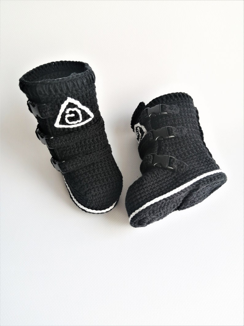 Off-road motorcycle boots for newborns. Crochet baby black cotton boots. High boots biker. Size 10cm. Racing baby shoes. Baby boots for bike image 4