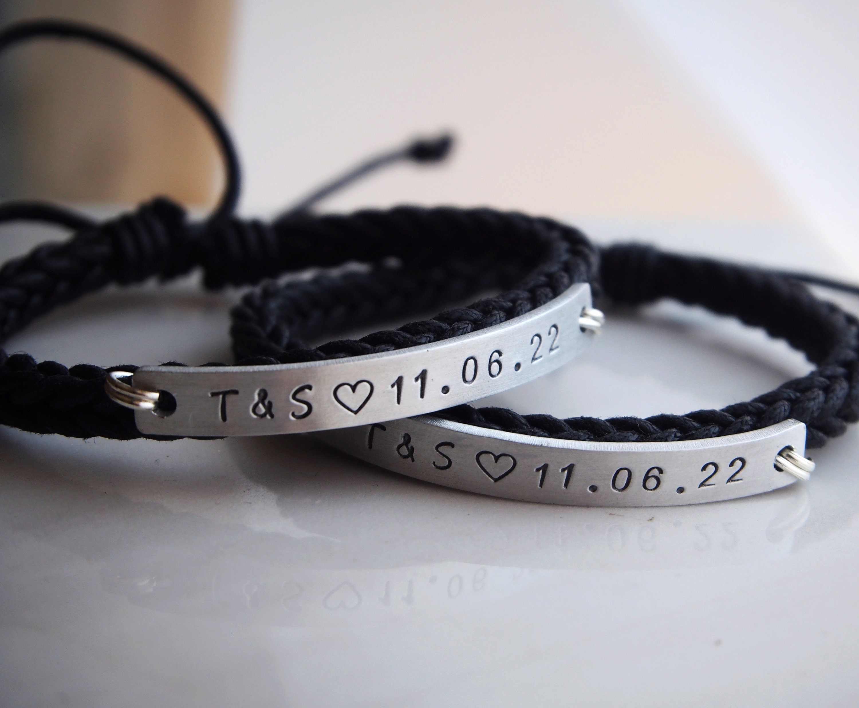 Pulseras de pareja personalizadas, Iniciales de pareja, Nombre de pareja, joyería de pareja, Regalo para hombre, mujer, marido, esposa, conjunto, fecha, regalo de pareja