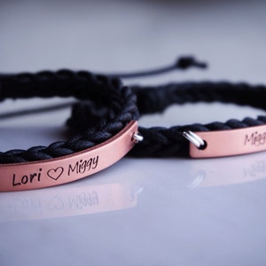 Pulsera de parejas con nombre, pulseras con nombre de parejas, amor, cuero trenzado, joyería hecha a mano, regalos de pareja grabados personalizados, joyería de pareja, suyo y de ella