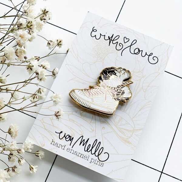 Emaille Pin "my white sneaker"