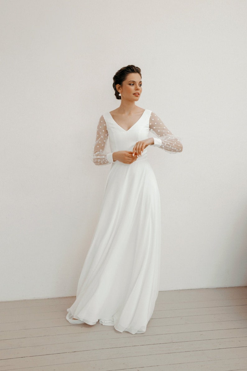 Modern minimalist wedding dress chiffon wedding dress Simple image 1