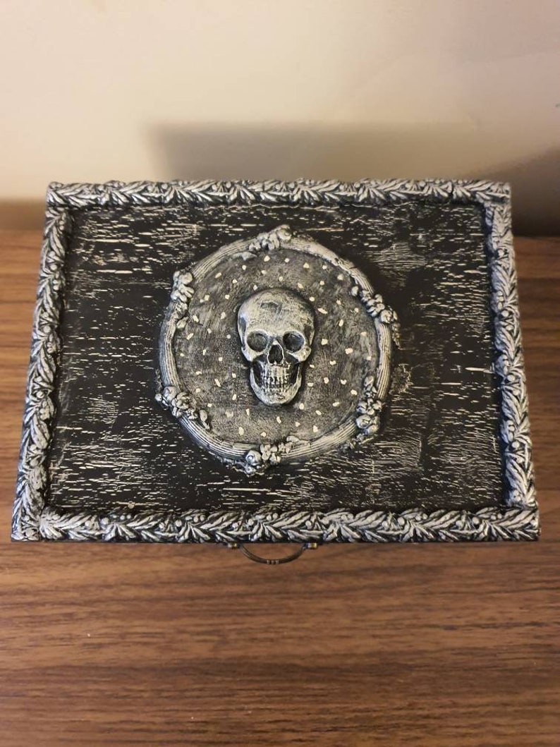 Decorated Gothic Skull /& Rose Jewellery Box