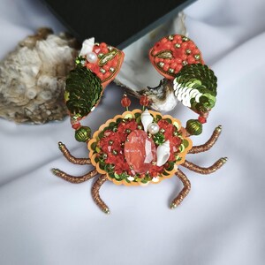 Brosche. Krabbe. Handarbeit. Paillett. Glaskristalle. Unikat. Geschenkidee.Schmuck.Exklusiv. Sommerschmuck.Smycken. Handgefertigterschmuck bild 10