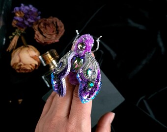 Brosche. Motte. Kafer. Schmuck. Handarbeit. Exclusive. Jewelry. Unikat. Glassteine. Paillette