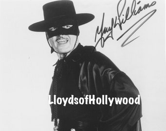 Guy Williams Zorro The Fox In Full Costume  TV Action Hero Printed Autograph  Photograph 1958