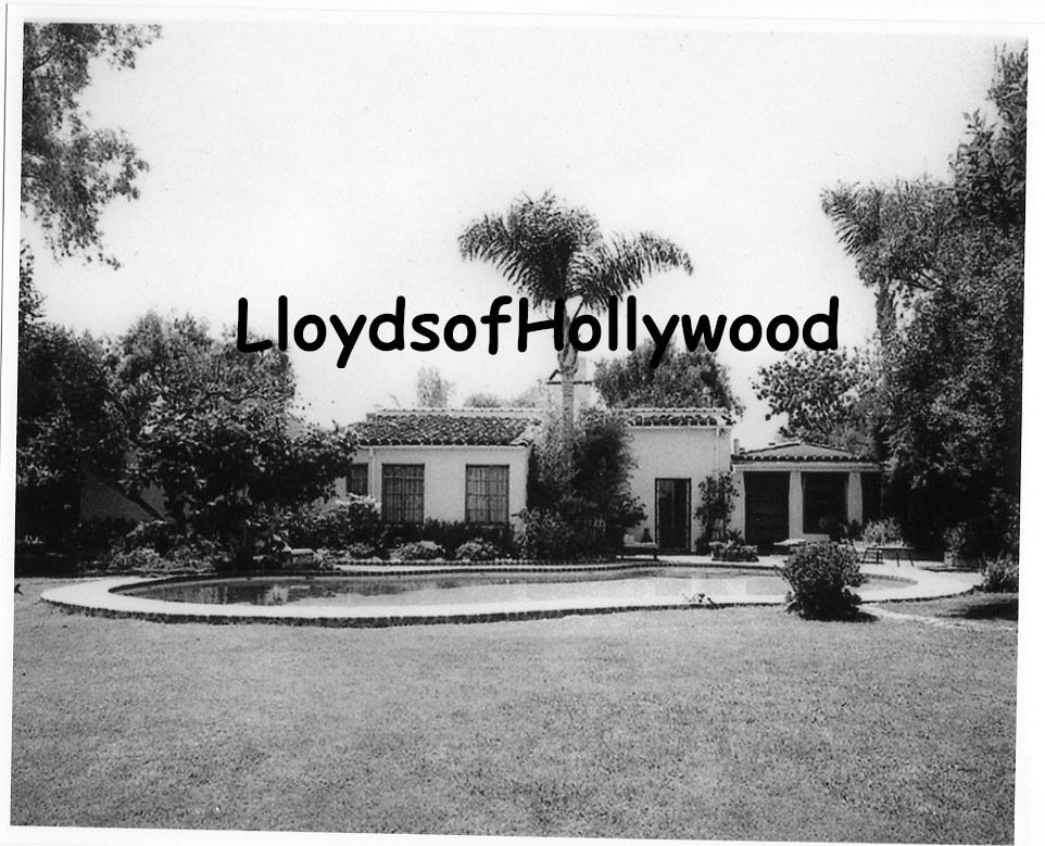 Marilyn Monroe Death House Her Last Home Brentwood Ca Showing Pool and
