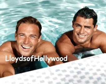 Cary Grant Randolph Scott Bellissimi attori di Hollywood coinquilini intimi in una casa privata sulla spiaggia con piscina Fotografia spontanea 1935