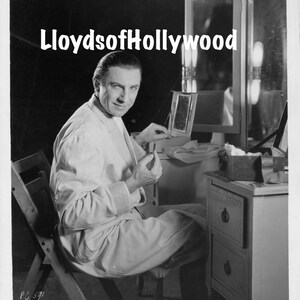 Bela Lugosi Make Up For Dracula Vampire Horror  No Reflection In Mirror Photograph 1931