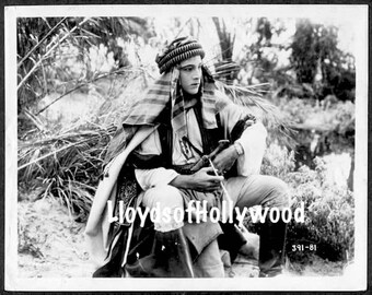 Rudolph Valentino Handsome Hollywood Silent Film Star The Sheik Photograph 1921