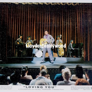 Elvis Presley Rey del Rock 'n' Roll en el escenario Preformando Original Vintage USA Loving You Lobby Card Fotografía 1957