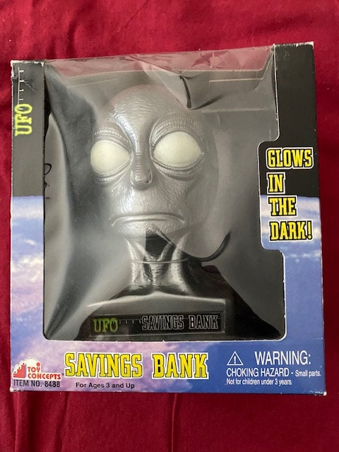 UFO X Files Gray Alien Head Plastic Extra Terrestrial Coin Savings Bank ...