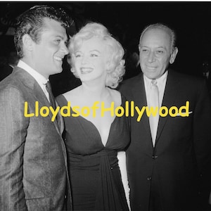 Marilyn Monroe Tony Curtis George Raft A algunos les gusta Fotografía de fiesta caliente 1959