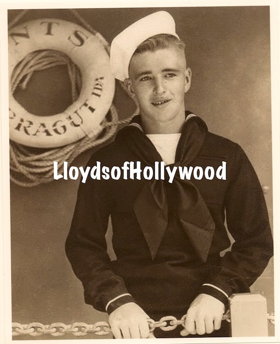 ww2実物アメリカ海軍水兵服 米軍人 海軍 制服を着たハンサムな水兵の自然な写真 1940 年代 - Etsy 日本